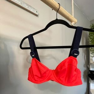 NEVER BEEN WORN - bikini top!